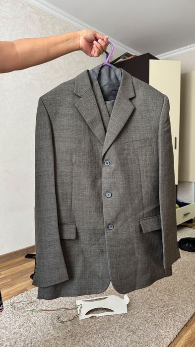 Мужской классический костюм, тройка