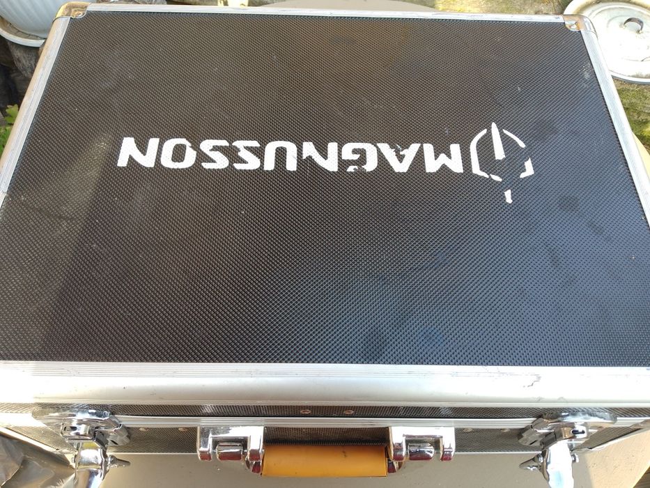 Magnusson -куфар с инструменти