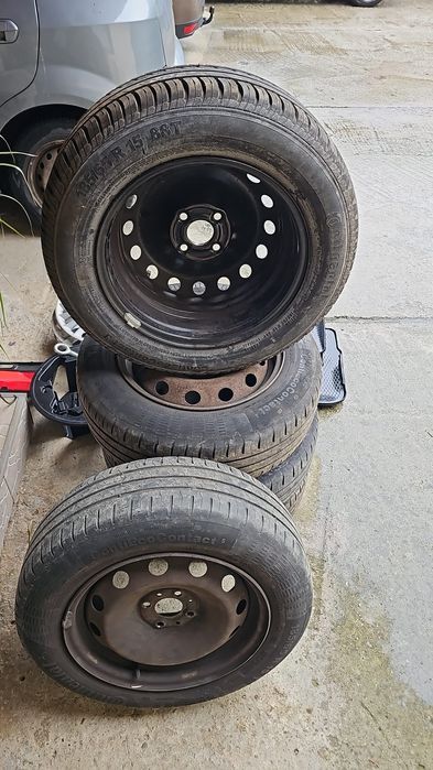 5 roți Fiat Punto, 4 roți Renault Megane,4 roți Skoda Fabia