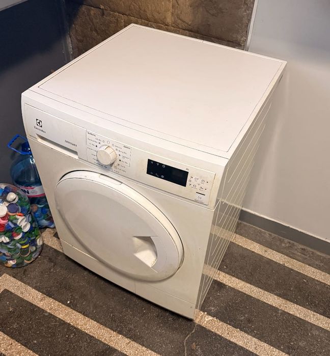 Сушилня Electrolux, 8 kg, работеща отлично