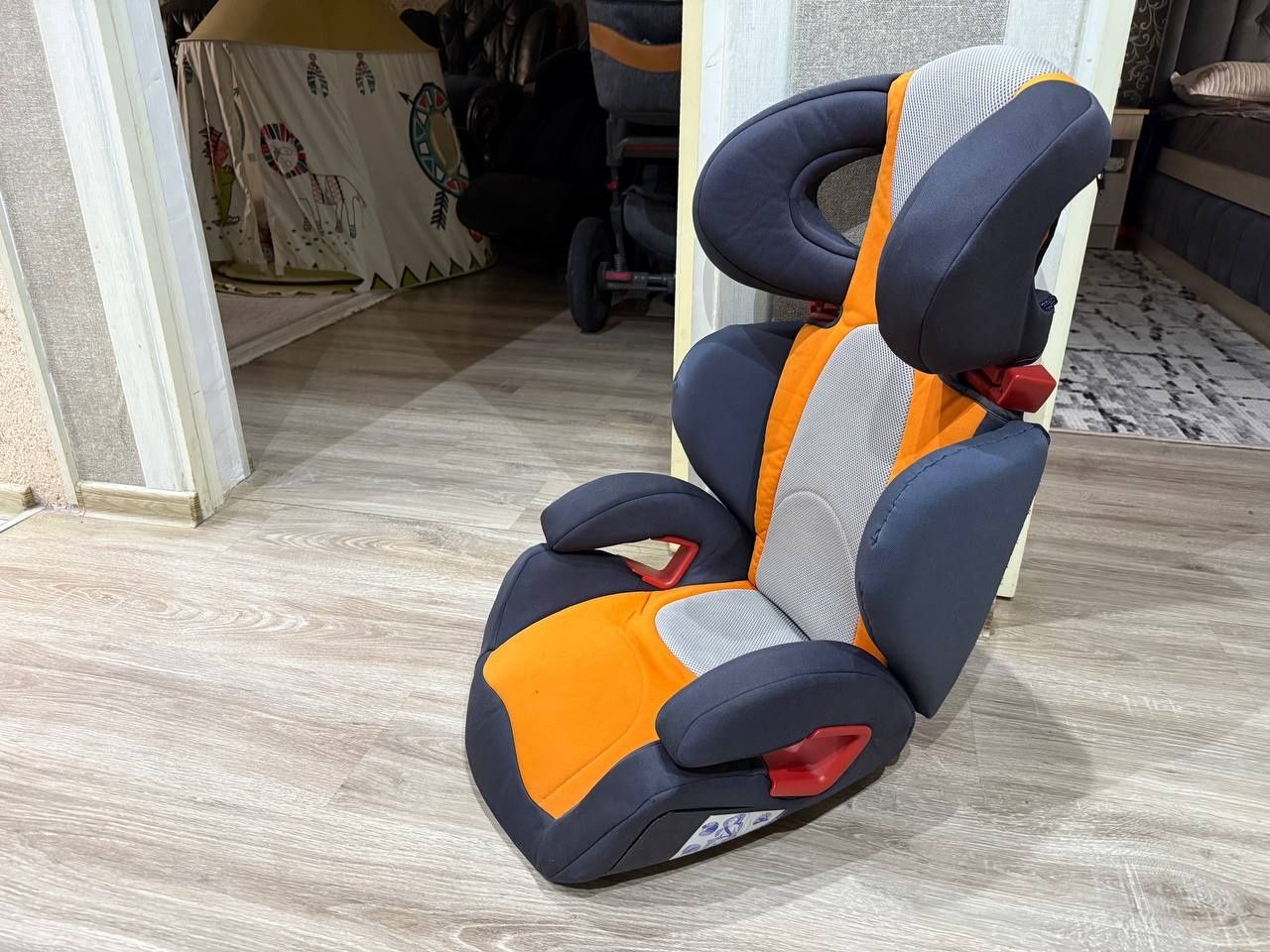 Детское автокресло chicco 15-36 кг
