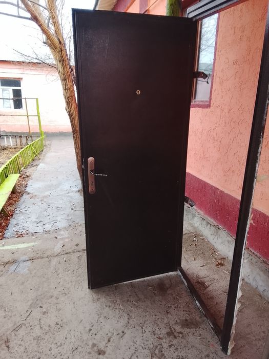 Буу есік сатылады