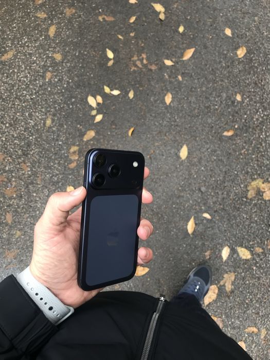iPhone 17 pro в идеальном состоянии