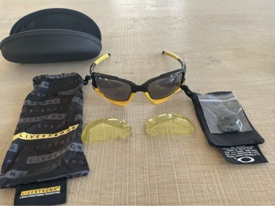 Слънчеви очила OAKLEY