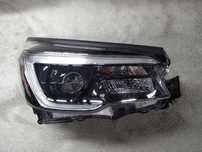 Десен фар Subaru Forester 2021 LED адаптивен