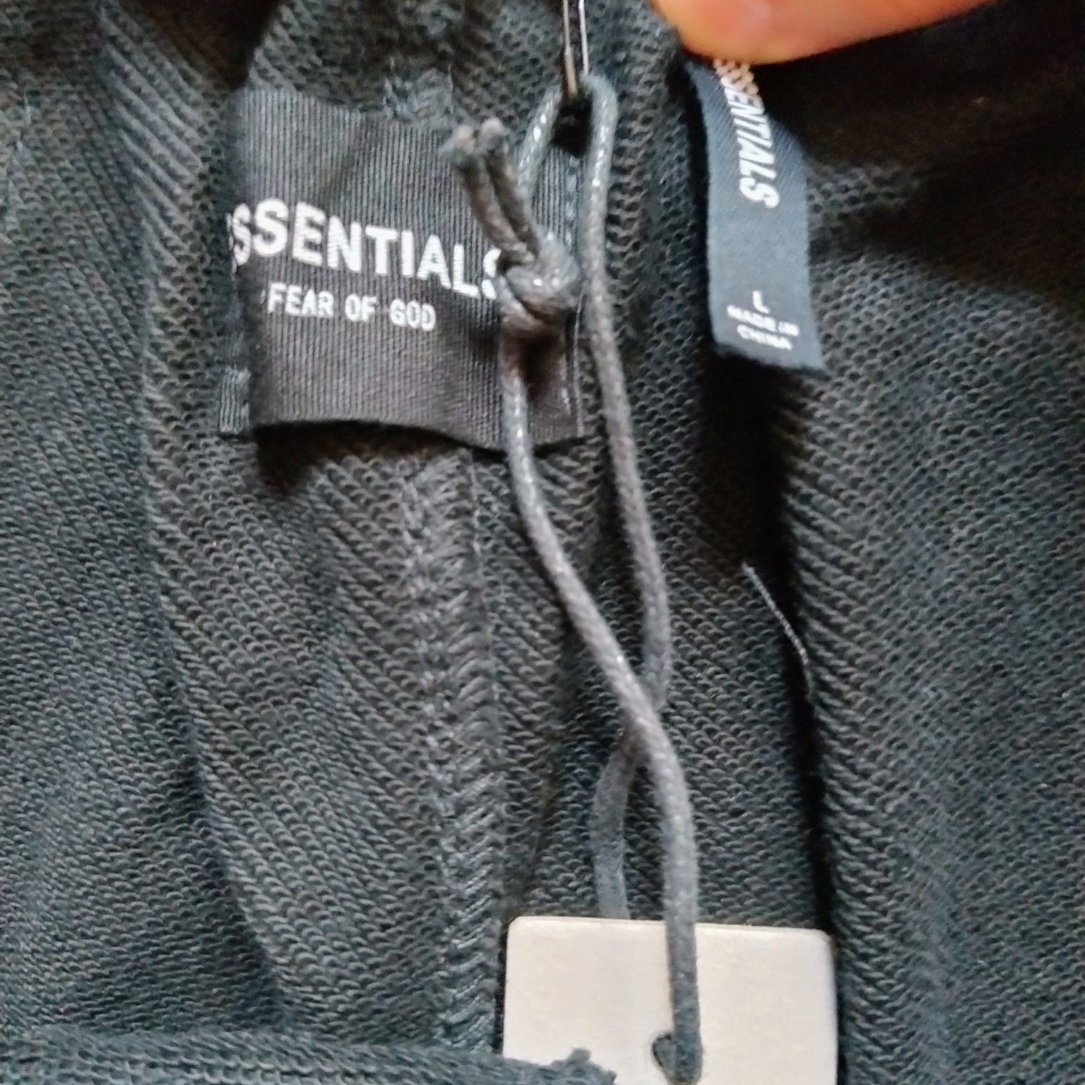 Pantaloni scurți Essentials (L) Brand New With Tags