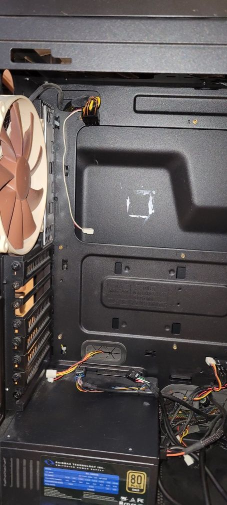 Carcasa PC cu 5 coolere si sursa de 1000w