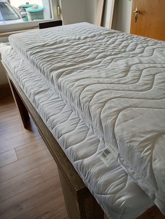 De vânzare doua saltele