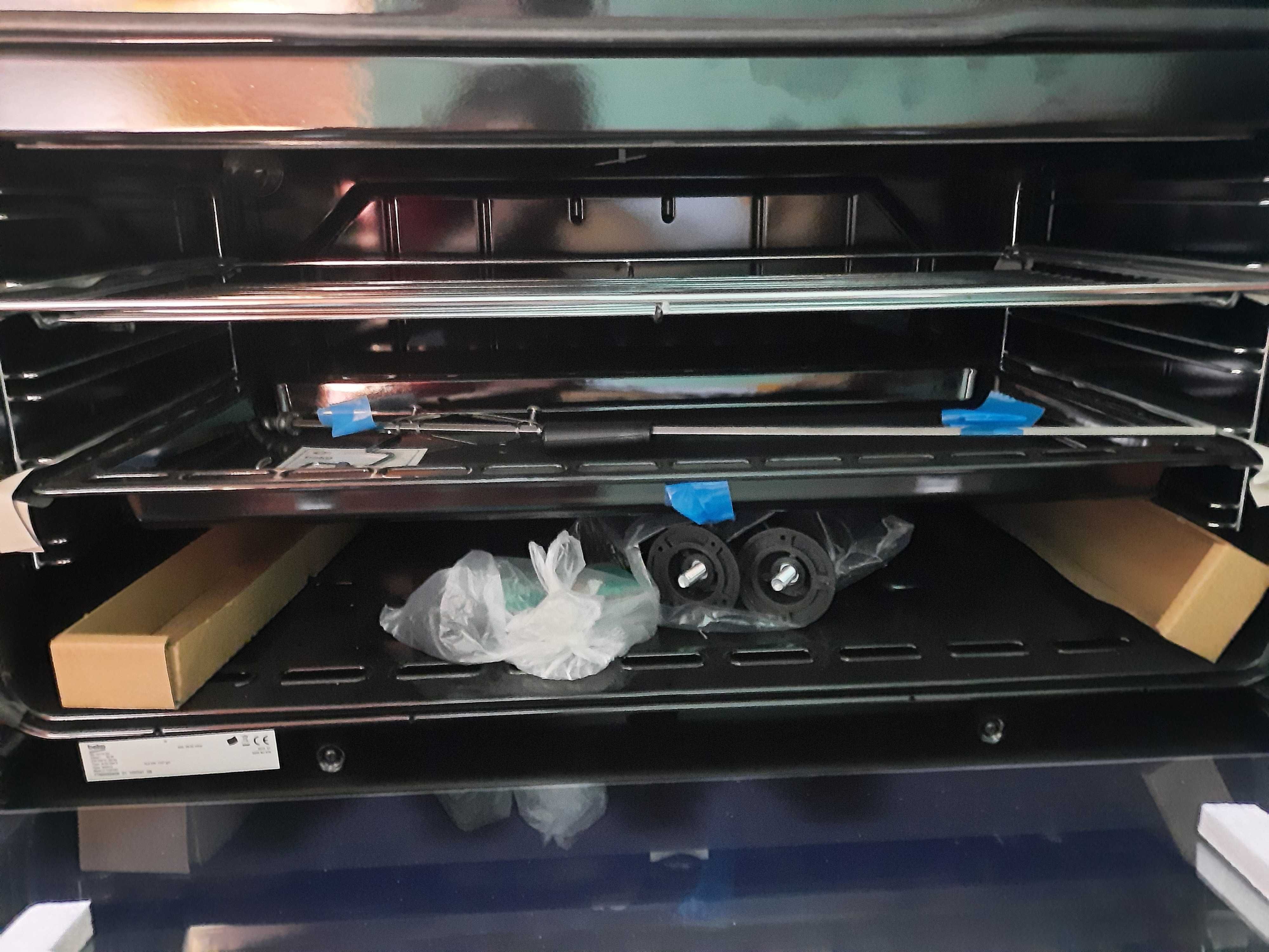 Газовая плита новая на 5 конфорок от Beko GG15115DX в Чирчике