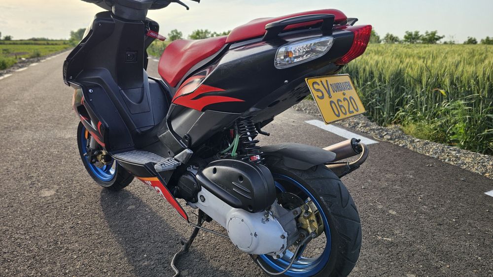 Scuter Aprilia SR50 Factory 2007, Carburație