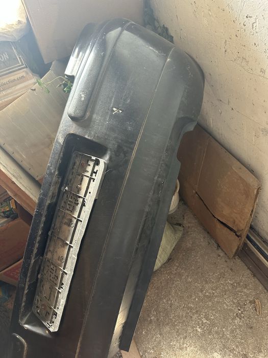 Задна броня VW GOLF 4- черна