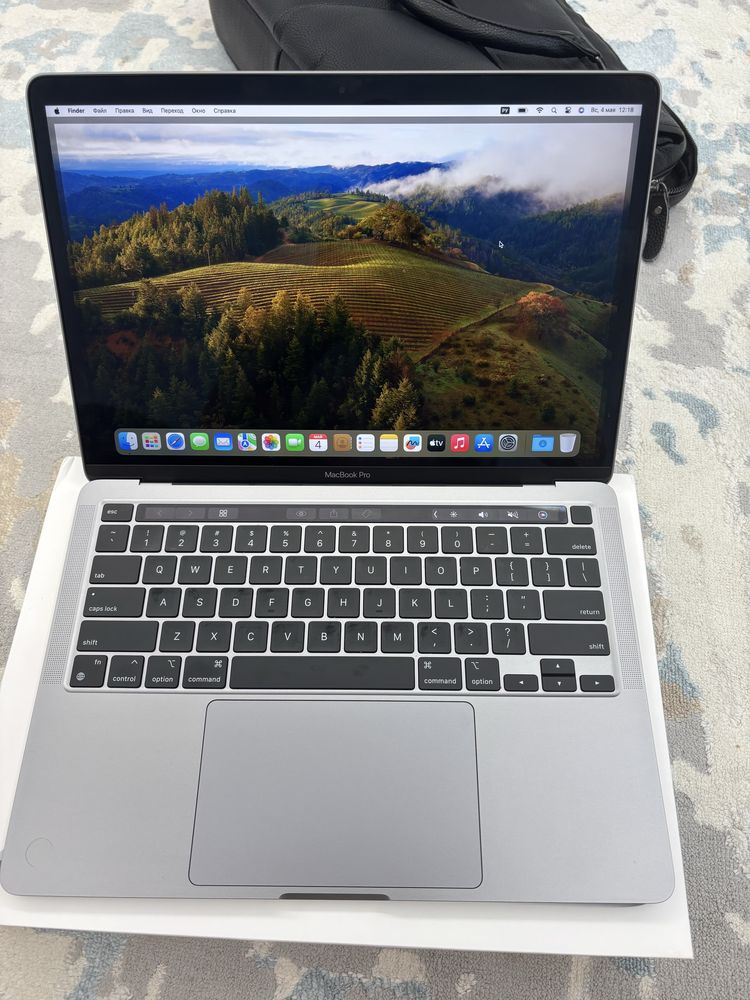 MacBook Pro 13, 256 GB, Макбук про