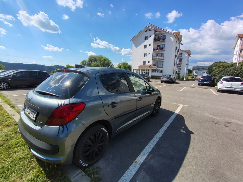 Peugeot 207 1.4 benzina