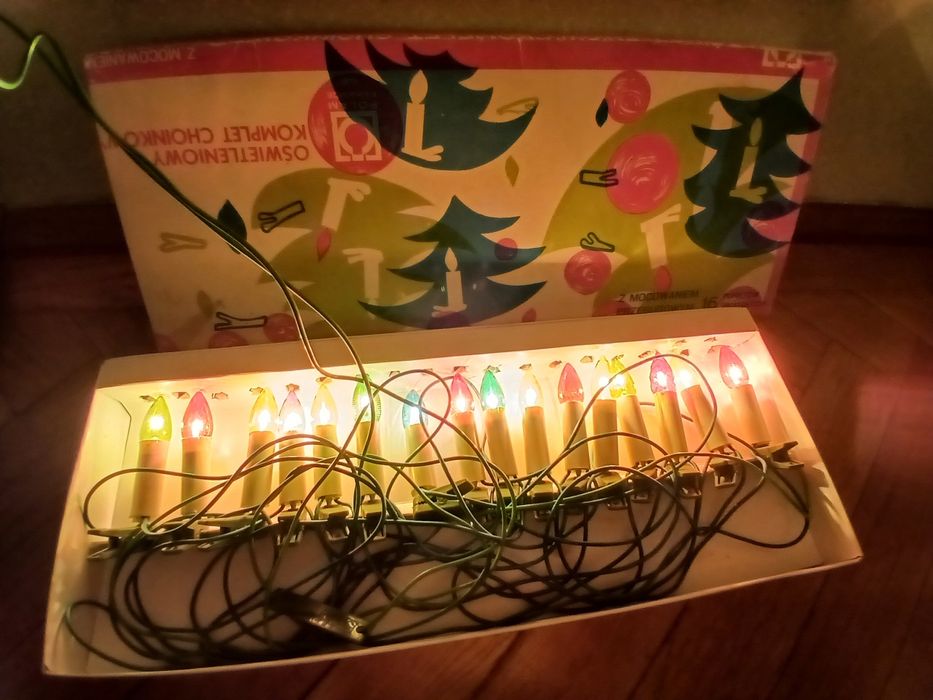 Instalatie vintage pom Craciun cu 16 lumanari