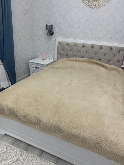 Продам спальный гарнитур