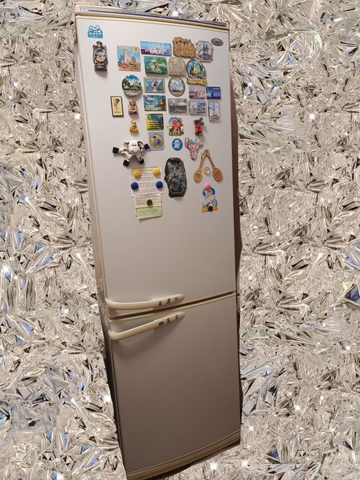 Продам холодильник Атлант (2х компрессорный)