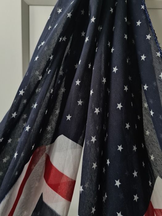 Дамски шал с британското знаме