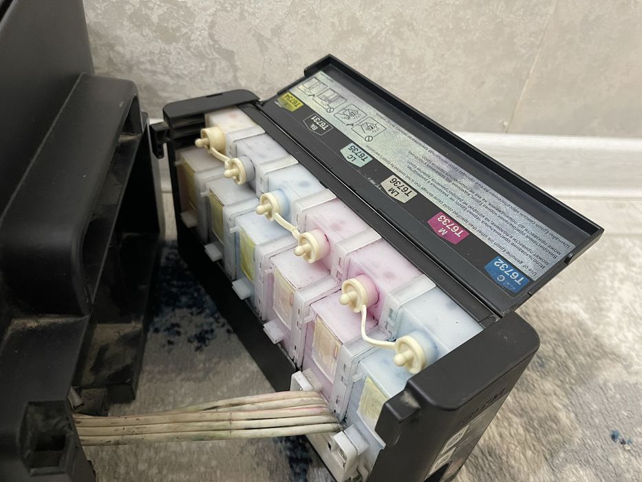 Продам A3 цветной принтер Epson L1800