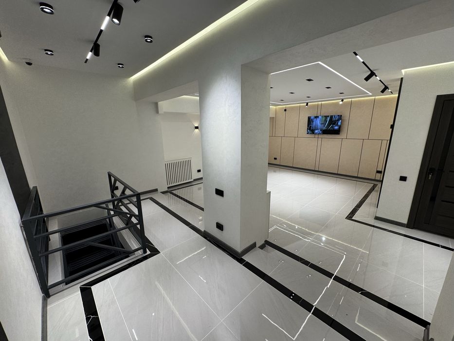 Ц-4 | Алайский - Продается нежилое помещение вдоль дороги 75м2