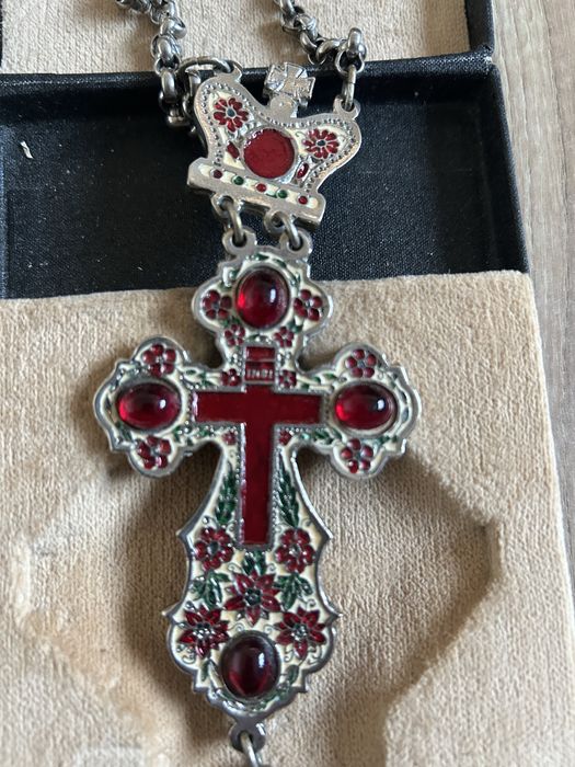 Cruce pectorala preot