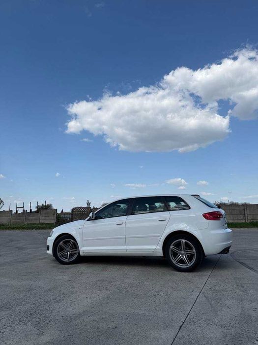 Audi A3 / 1.8 TFSI / Sportback / S Line