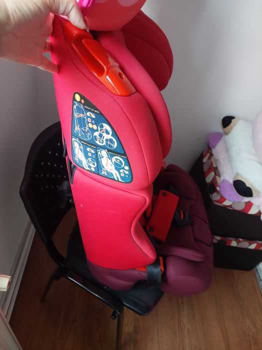 Vând scaun copil cu isofix