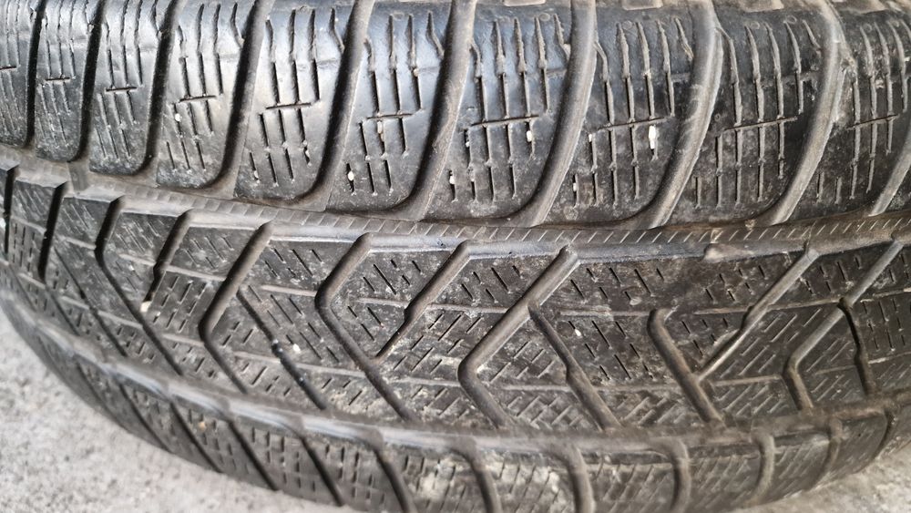 215 65 17 Pirelli Seal 4 anvelope iarna ca noi