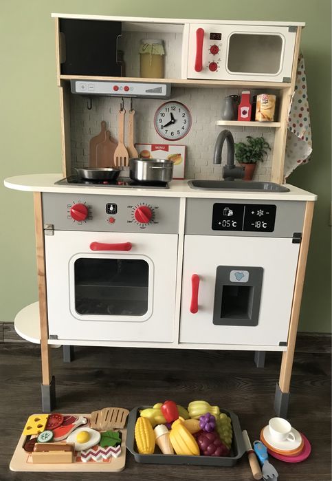 Детска кухня дървена