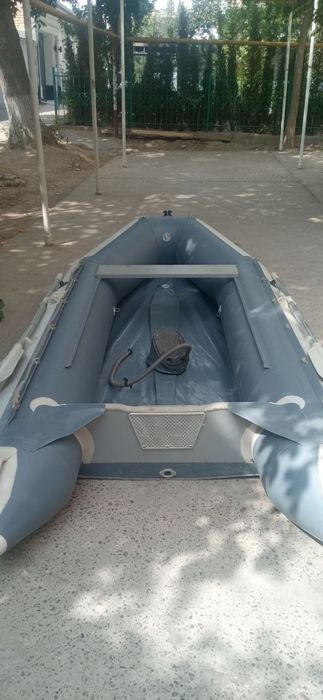 Продам лодку Badger 330 с электромотором и аккумулятором к нему