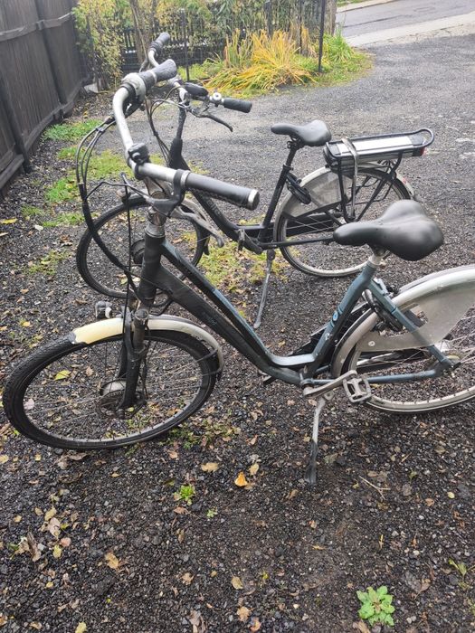 Vând 2 biciclete electrice piese sau reparat