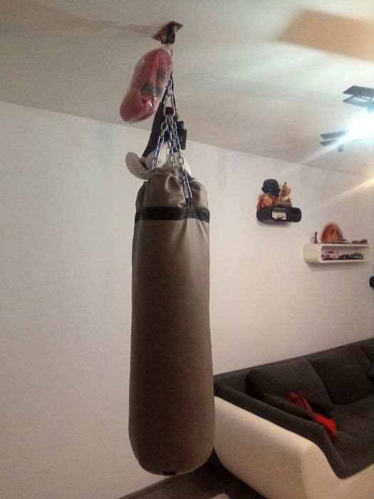 Sac box cu prinderi  manusi box