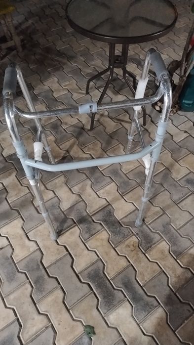Cadru locomotor ajutător vârstnici