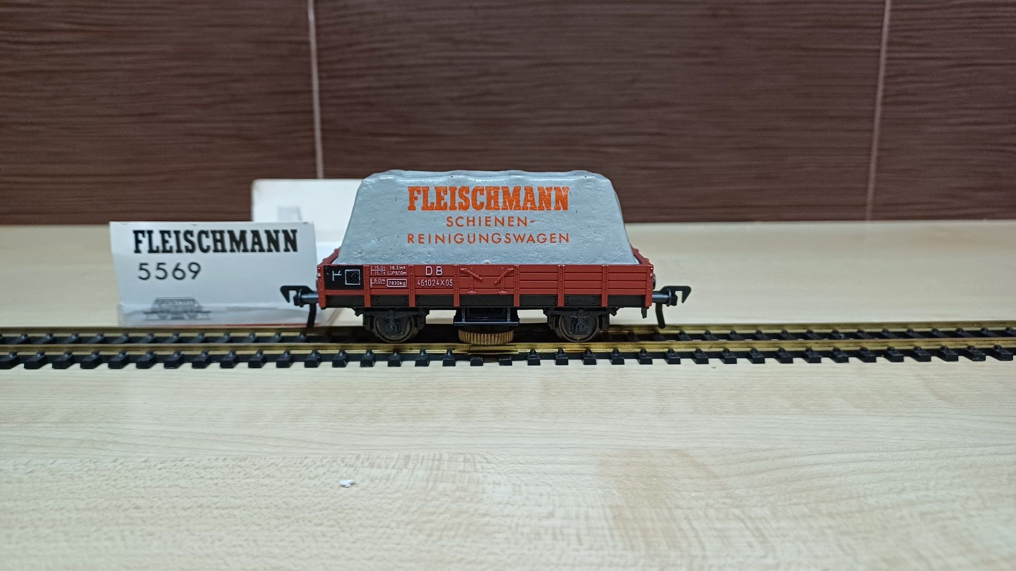 Vagon de curățare sine cu prelata Fleischmann HO cod 5569