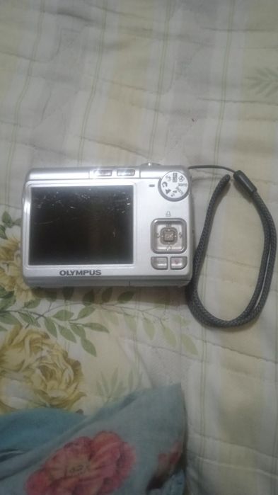 Фотоаппарат OLYMPUS FE-210 7., На запчасти 1 MEGAPIXEL ( нерабочий)