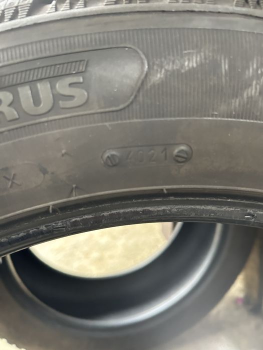 Anvelope Taurus SUV Winter 235/55 R19 105V