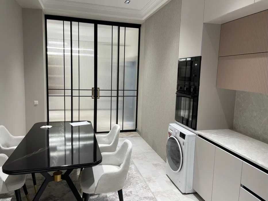 Срочно сдам 3- комнаты  4/9  метро  Буюк Ипак Йули    129*