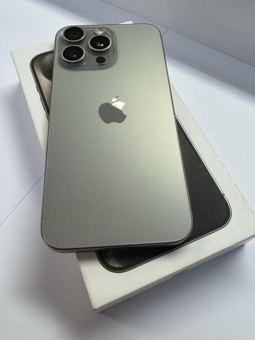 Iphone 15 Pro Max / 256 GB / Baterie 98 % / Liber Retea IMPECABIL
