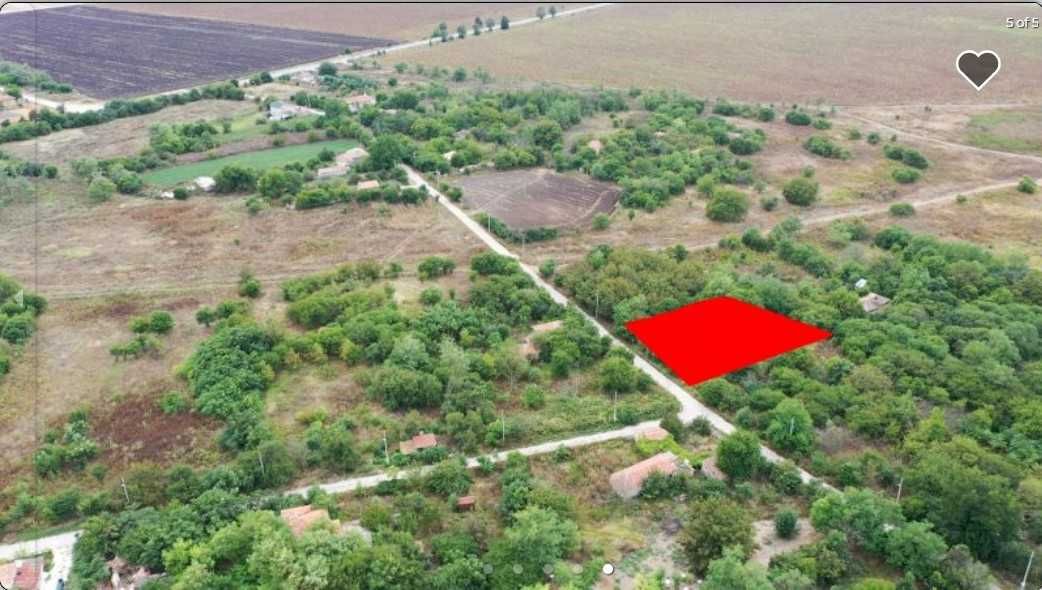 Продава 1290 м2 дворно място в регулация, на 12 км от морето