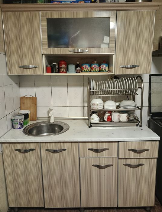 Кухонный гарнитур ва угадок срочно сотилади