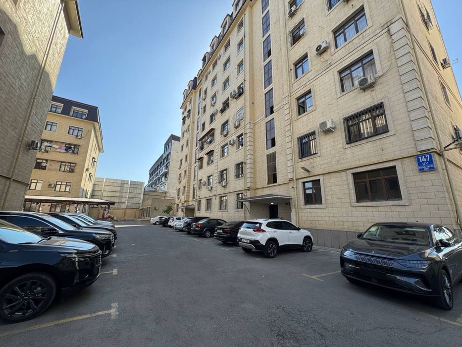 Gulzor novostroyka sotiladi srochno