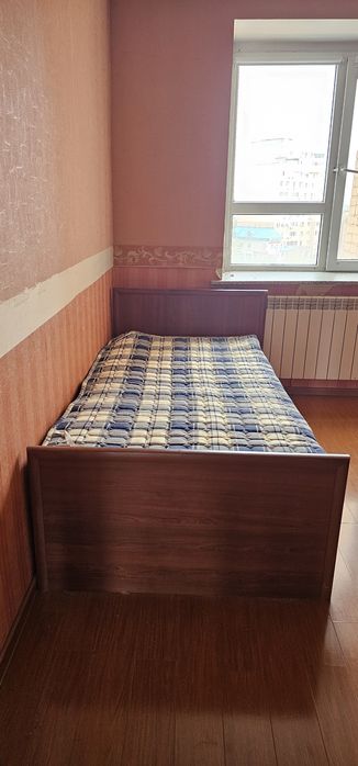 Продам б/у кровать