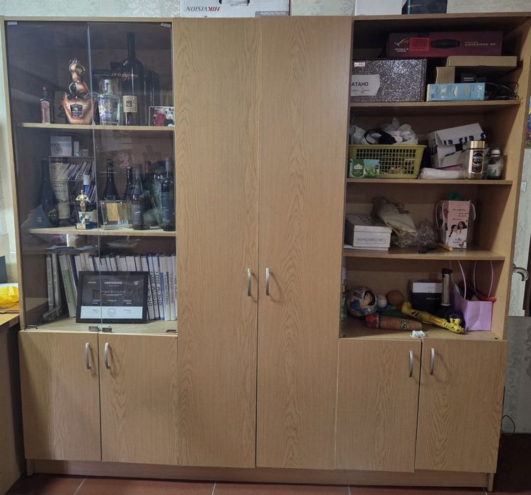 Стенка шифонер диван массажное кресло  стол для компьютера