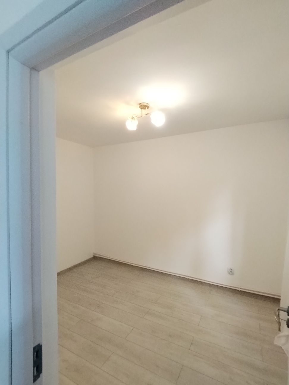 Proprietar vând Ap 3 cam Podu Roș - liceul Racovită fără risc seismic