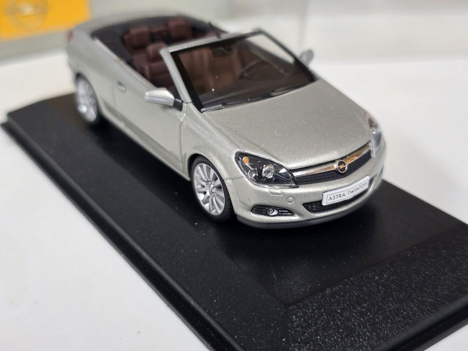Macheta Opel Astra Cabrio Minichamps