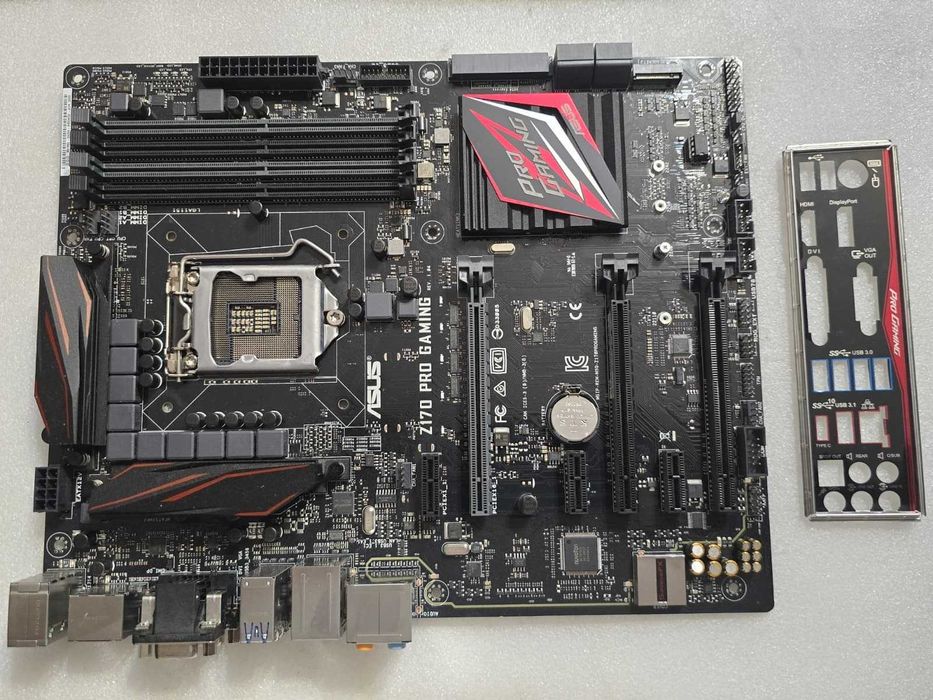 Placa de baza ASUS Z170 PRO GAMING, Socket LGA1151, DDR4, PCI-E