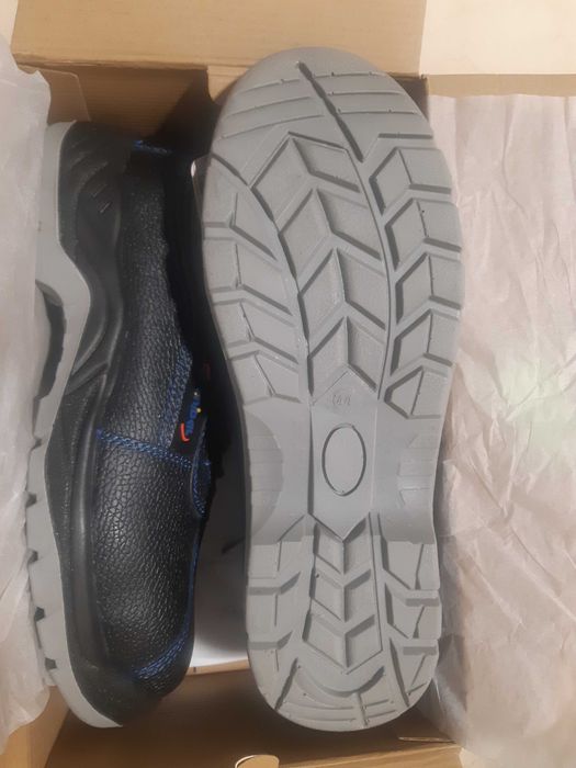 Нови Работни обувки със защита - без метал