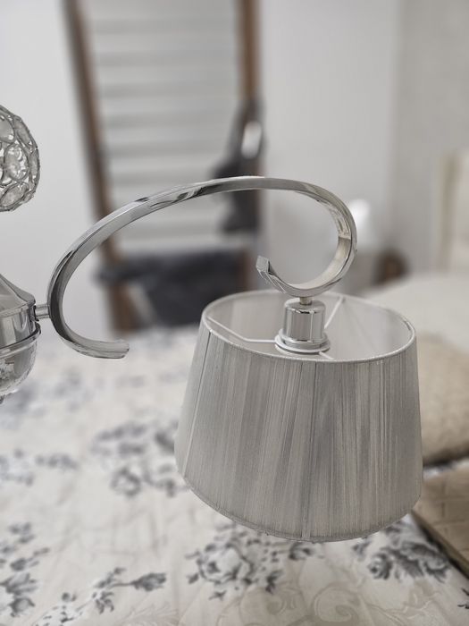 Candelabru și Lampă de masă elegante cu cristalee