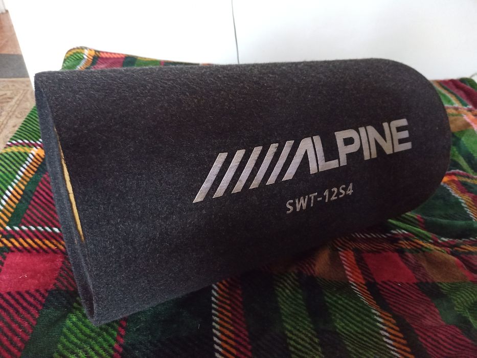 Incinta subwoofer Alpine swt 12S4 gol fara boxa.