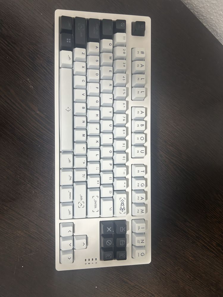 Vand Tastatura Gaming Aqirys Aludra TKL