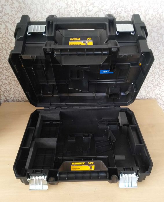 Куфари DeWalt XR T-STAK за винтоверт/гайковерт